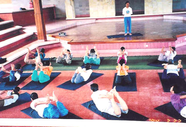 Senam Yoga